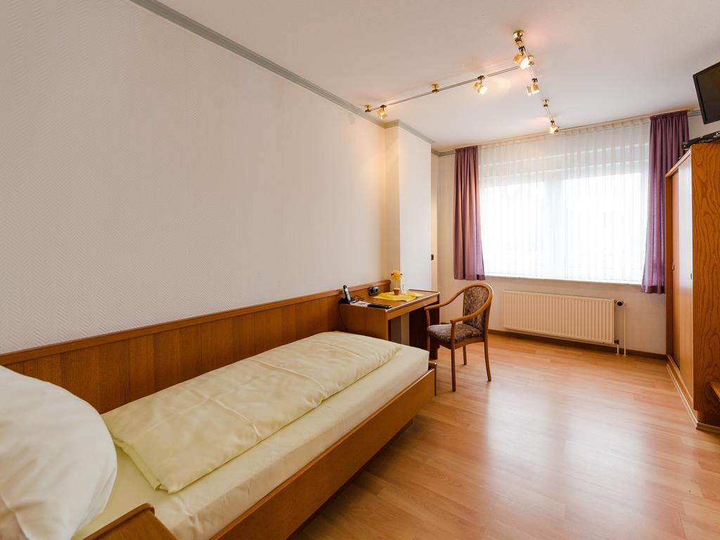 Landhotel Hamburger Hof Nettlingen Ruang foto